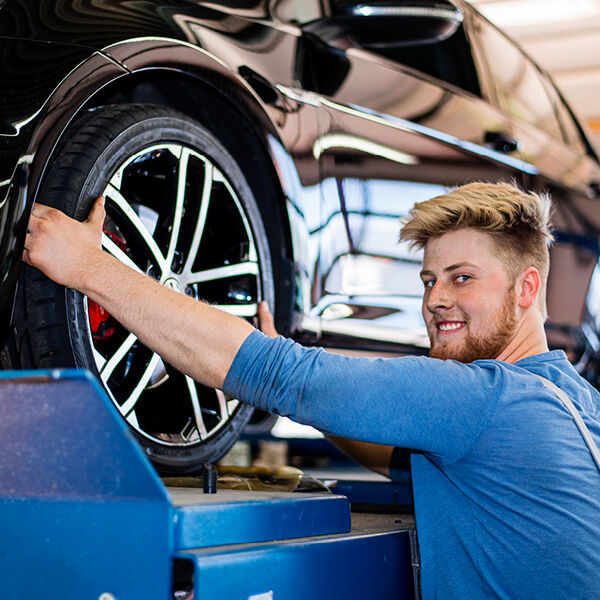 Autohaus Rakel: Reifenwechsel